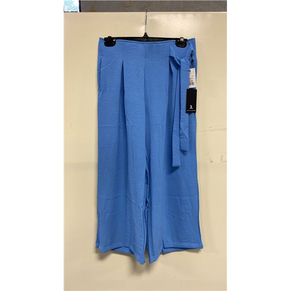 BOX OF JULES & LEOPOLD ASSORTED POOL SIDE PULL ON WIDE LEG CROP CAPRI PANTS