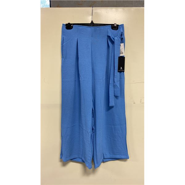 BOX OF JULES & LEOPOLD ASSORTED POOL SIDE PULL ON WIDE LEG CROP CAPRI PANTS