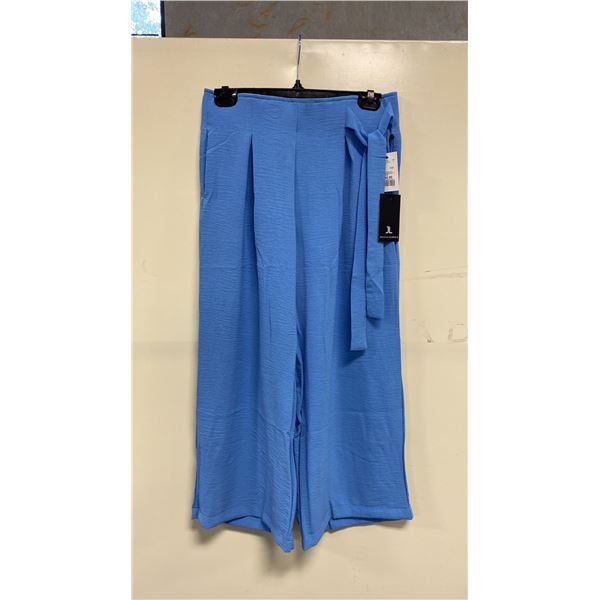 BOX OF JULES & LEOPOLD ASSORTED POOL SIDE PULL ON WIDE LEG CROP CAPRI PANTS