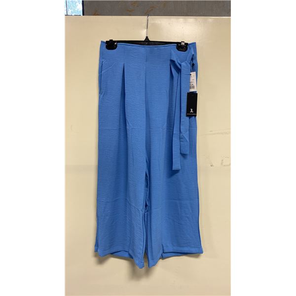 BOX OF JULES & LEOPOLD ASSORTED POOL SIDE PULL ON WIDE LEG CROP CAPRI PANTS