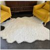Image 1 : Mon Chateau Luxury Collection White Rug, 50 x 72 Inches