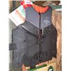 Image 2 : Hyperlite Wake Co. Medium Life Jacket with Adjustable Straps