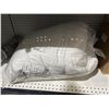 Image 2 : Lot of 2 Calvin Klein Queen Pillows