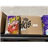 Image 2 : Takis Kaboom Ketchup Sriracha Snack Chips, 14 x 280 g
