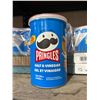 Image 3 : Pringles Salt & Vinegar Chips 12-Pack (68g Each)