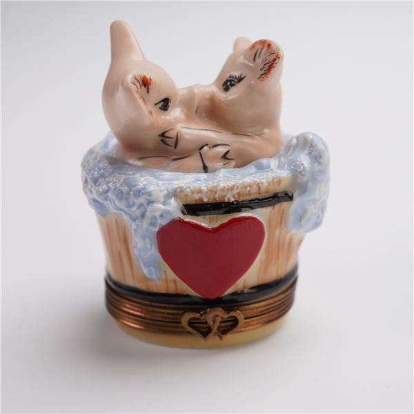 La Gloriette Limoges Porcelain Treasure Box, Je t'aime Pig Couple in Love