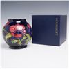 Image 7 : Moorcroft Pottery Vase, Anemone