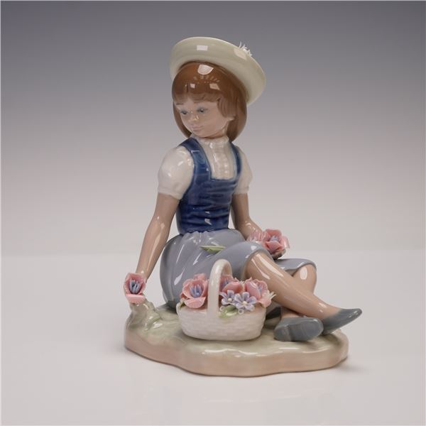 Lladro Porcelain Figurine, Picking Flowers, 01001287