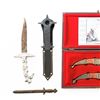 Image 2 : Lot of Seventeen (17) Fixed Blade and Folding Novelty Knives