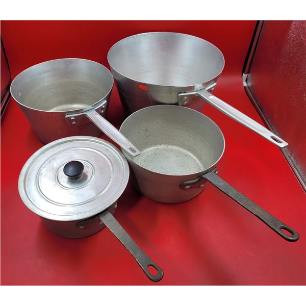 4 Large VTG Aluminum Pots