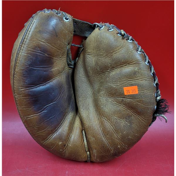 VTG Baseball Catcher's Mitt