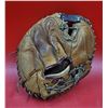 Image 2 : VTG Baseball Catcher's Mitt