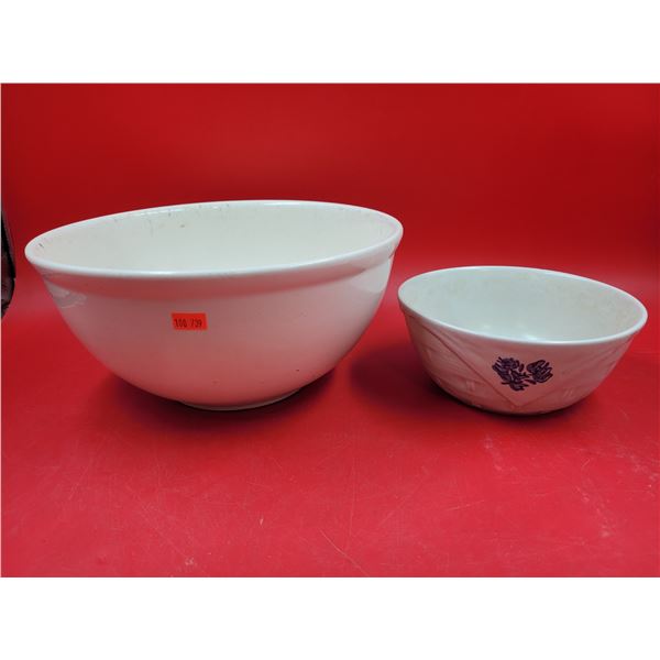 2 VTG Mixing/Serving Bowls