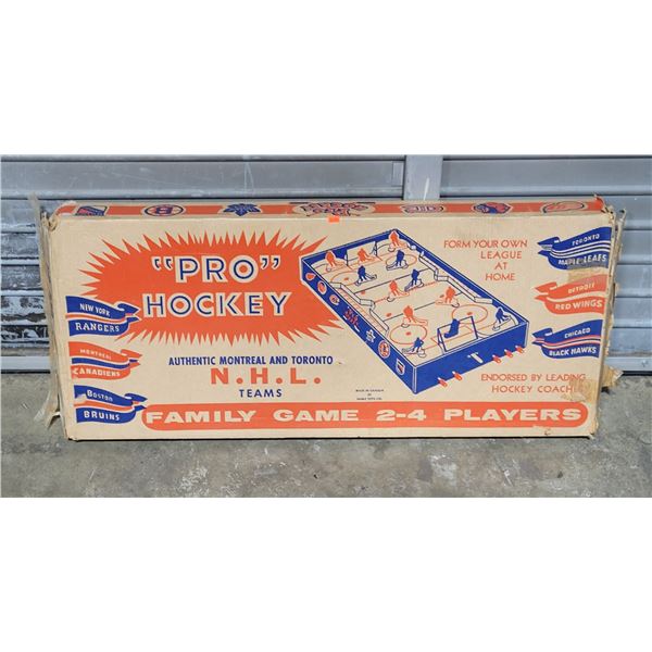 VTG Wooden Pro Hockey Game w/ Authentic NHL Teams