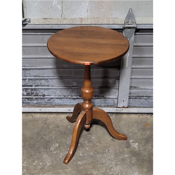 VTG Vilas Maple Pedestal Tripod Table Made in Canada