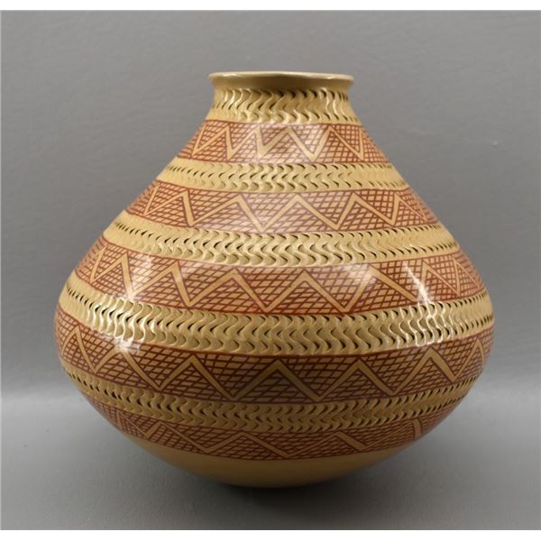 MATA ORTIZ POTTERY OLLA (DORA QUEZADA)