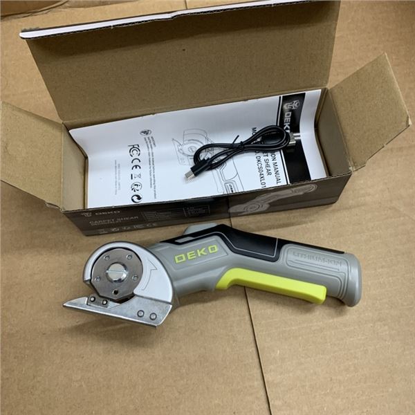 BRAND NEW HANDHELD LITHIUM BATTERY CARPET SHEAR TOOL