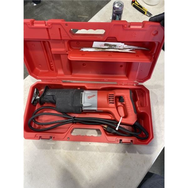MILWAUKEE SAWZALL120V W/ BLADES IN HARDCASE - WORKING