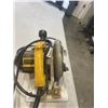 Image 2 : DEWALT CIRCULAR SAW DW364  WORKING