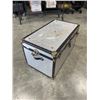 Image 1 : STYLE VINTAGE METAL SIDED STEAMER TRUNK