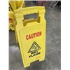 Image 2 : MOP BUCKET W/ 3 WET FLOOR SIGNS