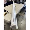 Image 2 : 5FT PROJECTOR SCREEN