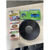 Image 1 : BIN OF TOILET INSTALLATION RINGS AND GOLD PAN