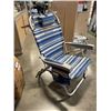 Image 2 : TOMMY BAHAMA BACKPACK CONVERTIBLE LOUNGE CHAIR