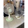Image 1 : 2 WHITE TABLE FANS