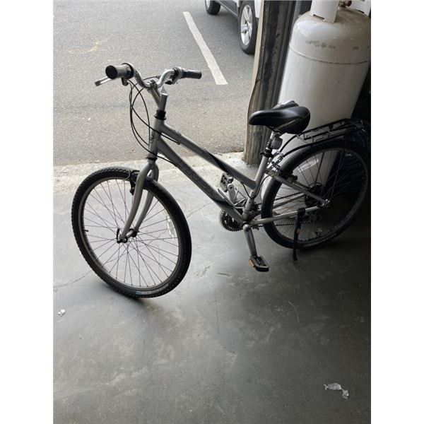TREK MOUNTAIN BIKE