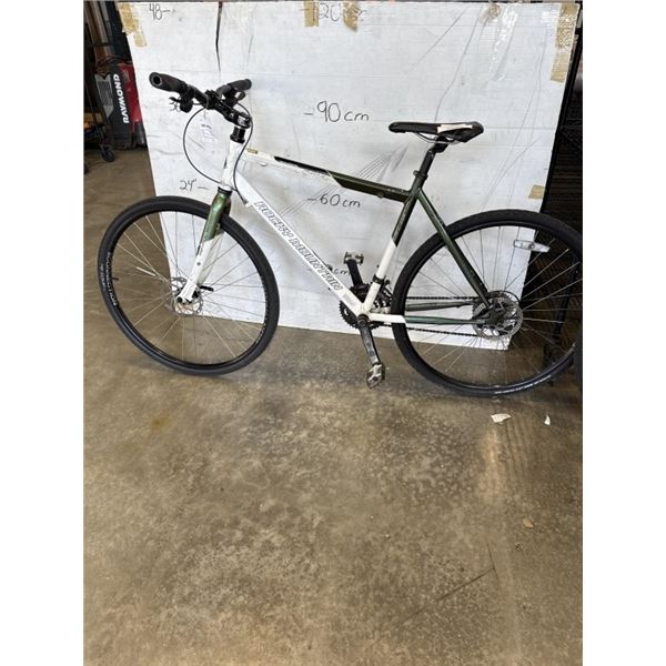 WHITE ROCKY MOUNTAIN BIKE