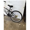 Image 2 : ORANGE AND BLACK DIAMONDBACK BIKE