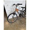 Image 3 : ORANGE AND BLACK DIAMONDBACK BIKE
