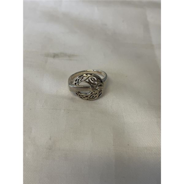 STERLING SILVER CELTIC DESIGN RING (TESTED) MARKED 925 SIZE 9