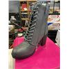 Image 2 : 3 LADIES SIZE 11 BOOTS