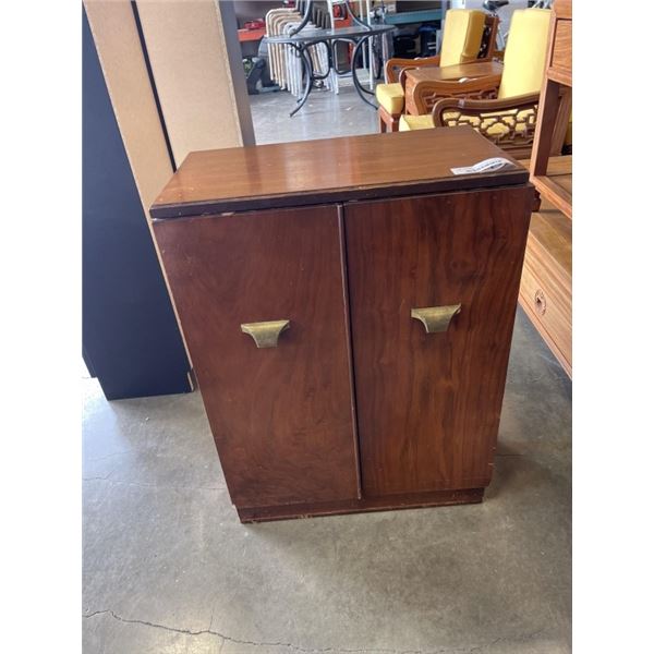 SMALL VINTAGE 2 DOOR BAR CUPBOARD