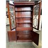 Image 2 : 2 PIECE DINING HUTCH