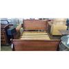 Image 1 : QUEENSIZE SLEIGH BED FRAME