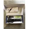 Image 2 : 2 NEW FLASHLIGHTS - LED MULTIFUNCTIONAL LIGHT AND SUPERFIRE TH04, RETAIL $40 EACH