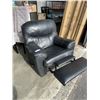 Image 2 : BLACK LEATHER RECLINER