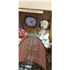 Image 3 : ASSORTED VINTAGE COLLECTIBLES AND DECOR