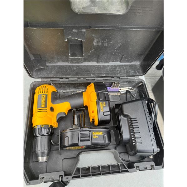 DeWalt drill two batteries and a charger