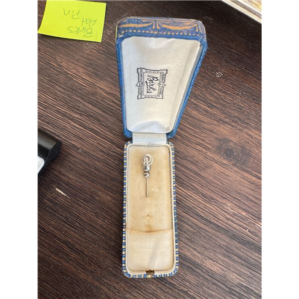 Berks Sterling hat pin