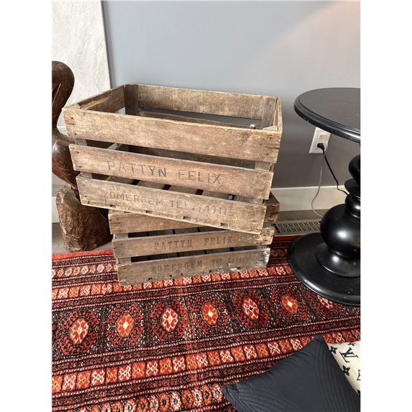 Pattyn Felix wood crates from Irelands one board damaged