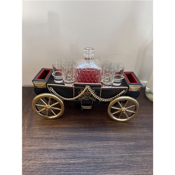 Musical decanter shooter Glass set