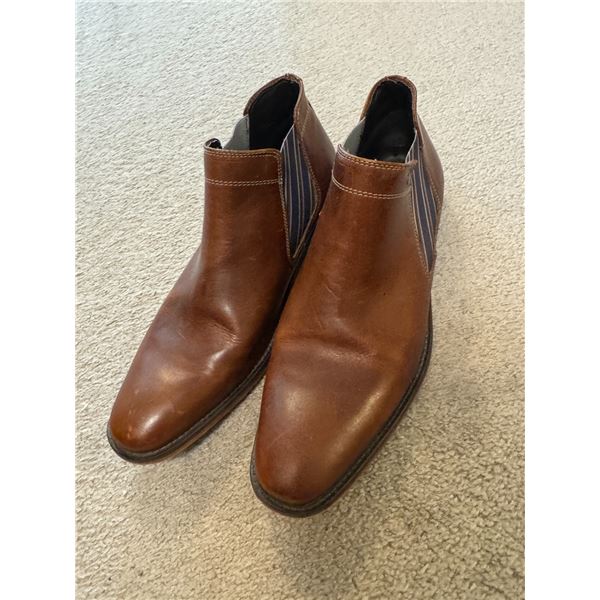 B2 handcrafted size 43 footwear