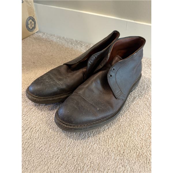 ALIAN New England footwear size 9.5