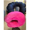 Image 1 : Travel pillows