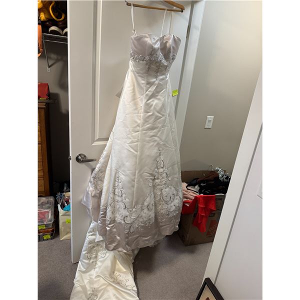 NWT Mon Cheri bridals size 8 wedding dress