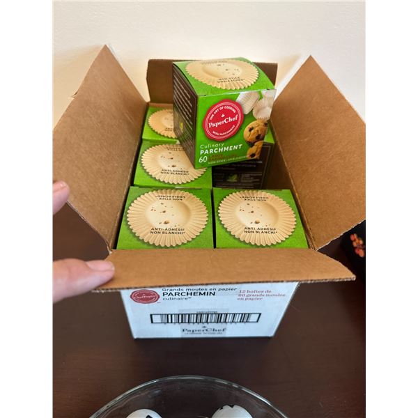 Large culinary parchment baking cups